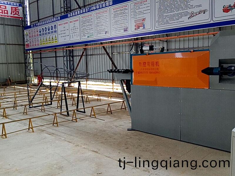 數控鋼筋彎(wan)箍(gu)機(ji)10