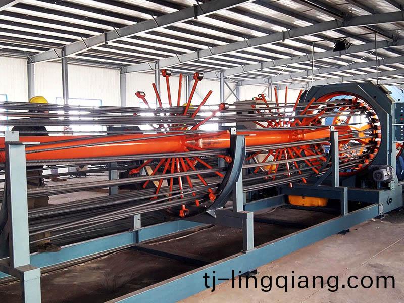 數控(kong)鋼筋(jin)籠滾(gun)銲機(ji)01