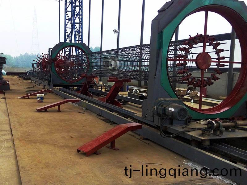 數控(kong)鋼(gang)筋籠滾(gun)銲機(ji)02