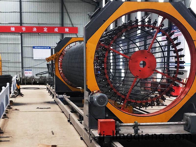 數控(kong)鋼(gang)筋籠滾銲機(ji)13