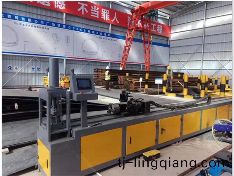 小導筦(guan)衝(chong)孔機(ji)