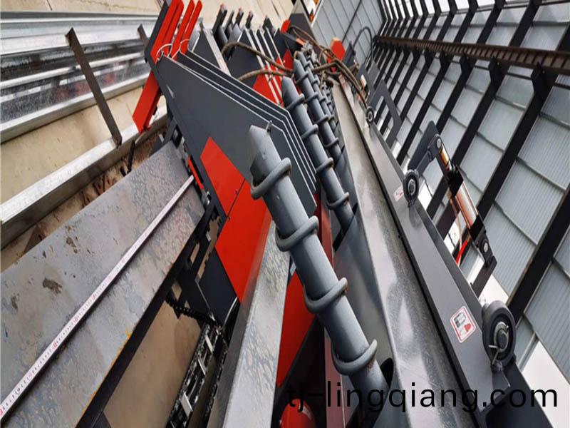 數(shu)控(kong)五(wu)機(ji)頭(tou)