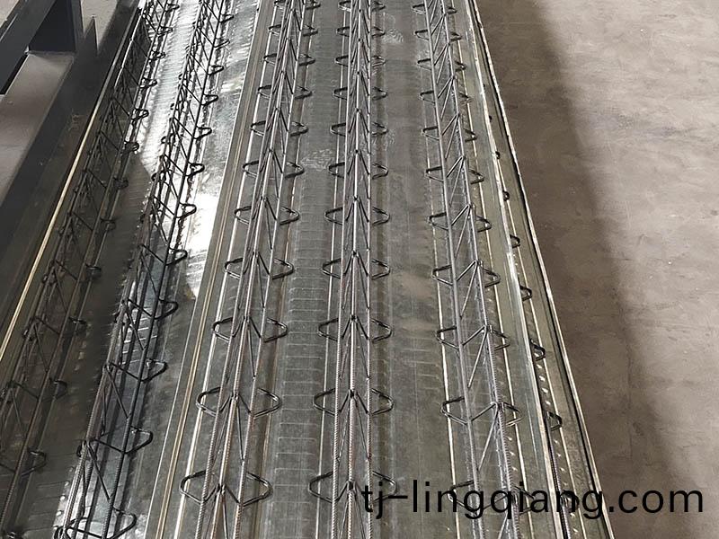 數控(kong)鋼(gang)筋(jin)桁(heng)架(jia)銲接生産線(xian)