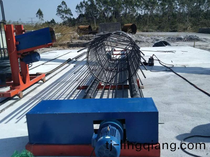 數控鋼(gang)筋(jin)籠(long)繞(rao)筋(jin)機