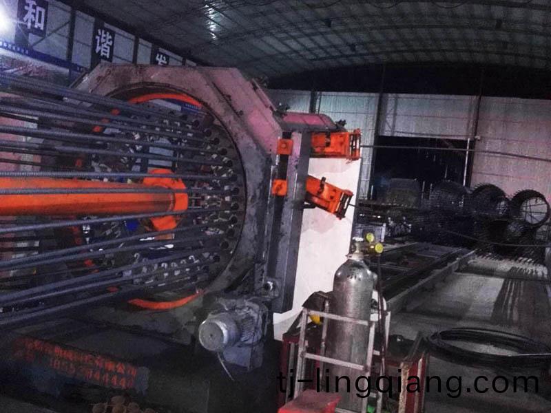 數(shu)控(kong)鋼筋籠(long)滾(gun)銲機(ji)